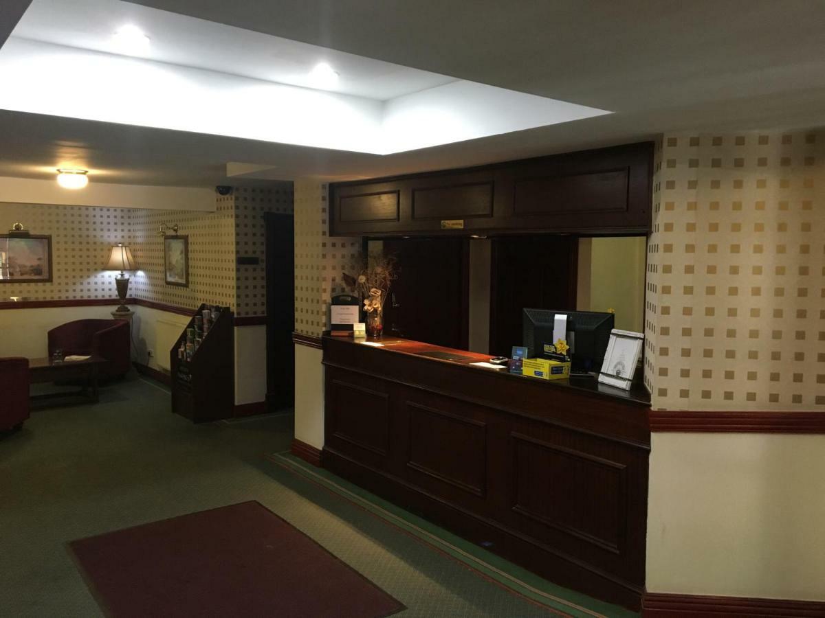 Cedar Tree Hotel Rugeley Exterior foto